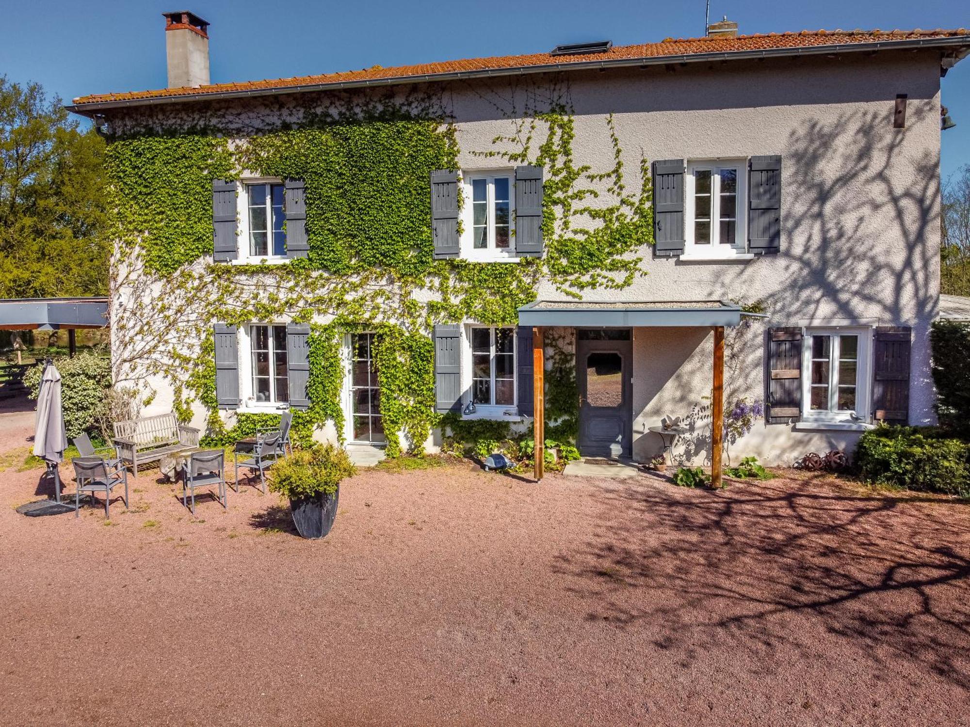 Domaine D'Aromm - Chambres D'Hotes & Gites - Piscine, Etangs & Animaux - Au Calme Ouches Exterior foto